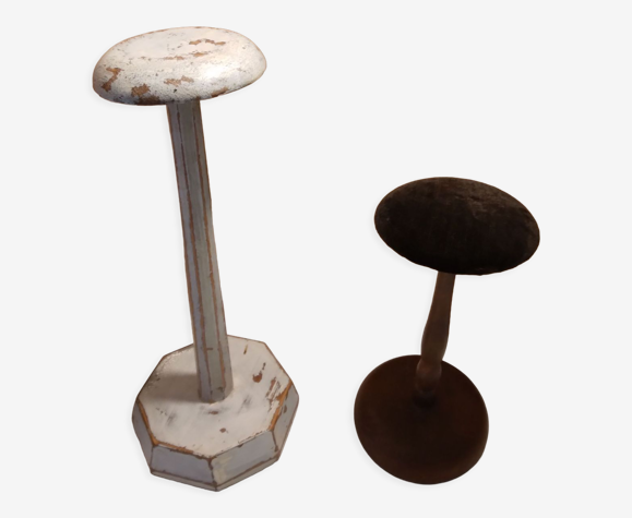 Porte-chapeaux, en bois patiné et bois recouvert velour anciens