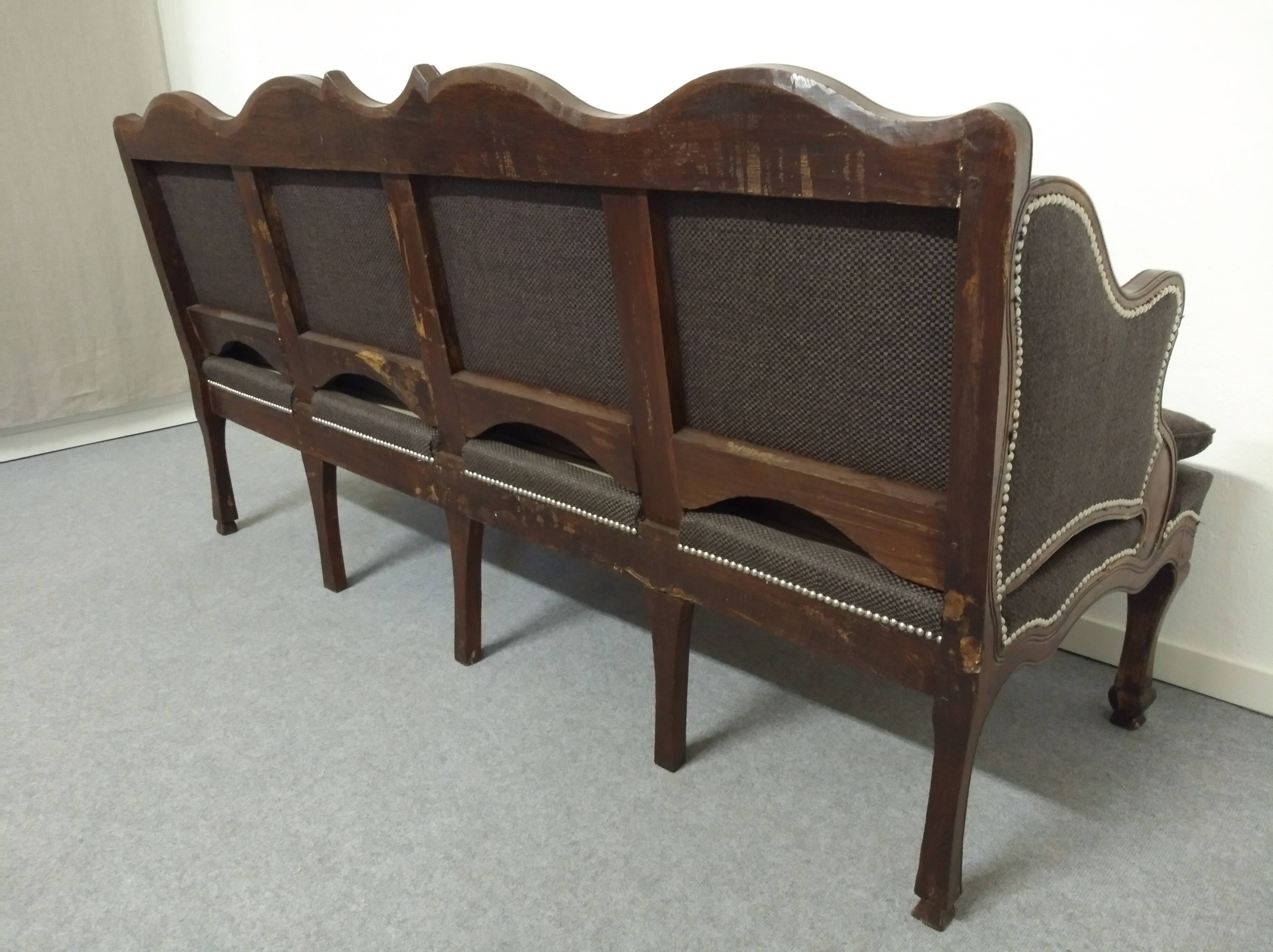 Regency period oak sofa from the early 18th century