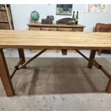 Old work table in elm