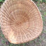 Steel-footing corolla rattan chair