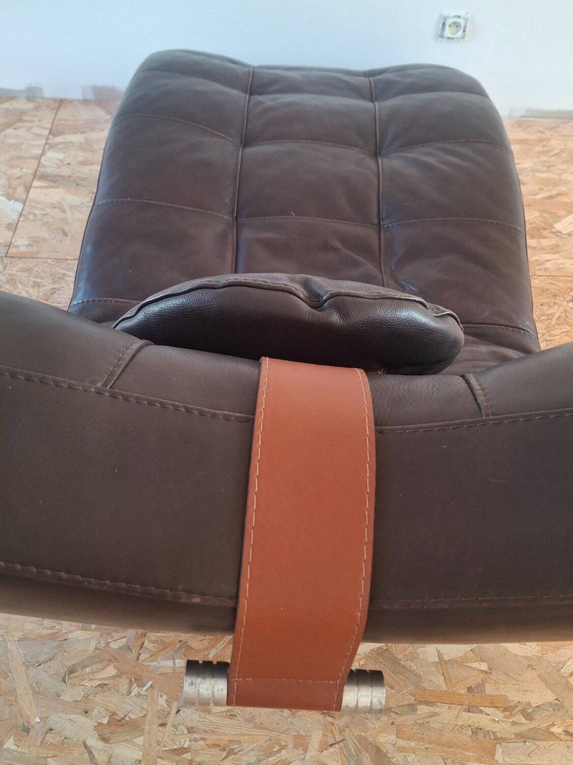 Contemporary Italian leather chaise longue meridian