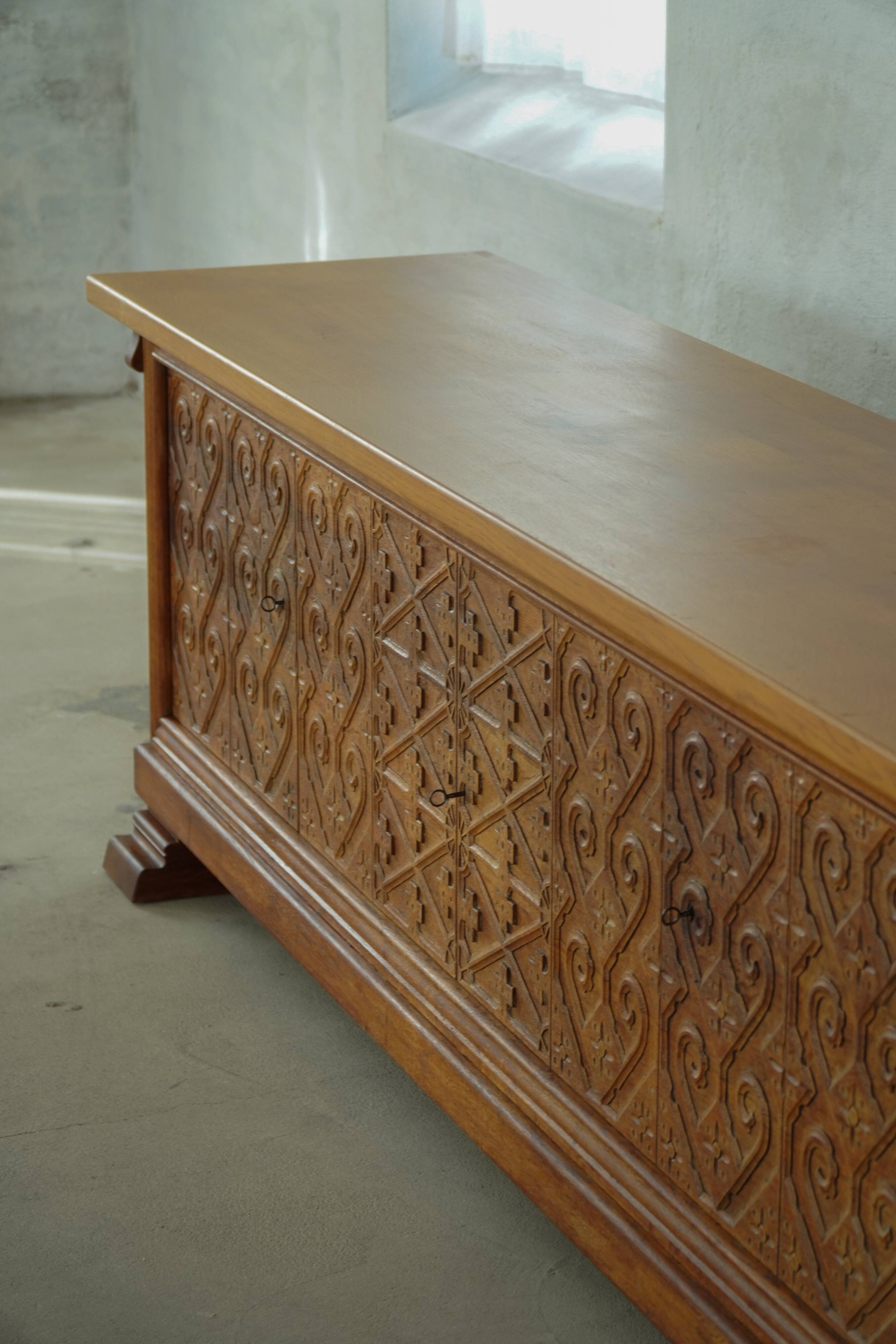 Modern Danish buffet in carved oak, signed Max A. Rasmussen, Denmark, 1940s.