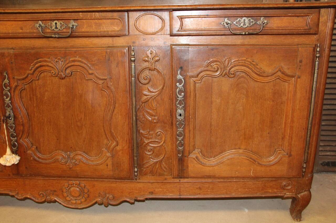 18th century dresser