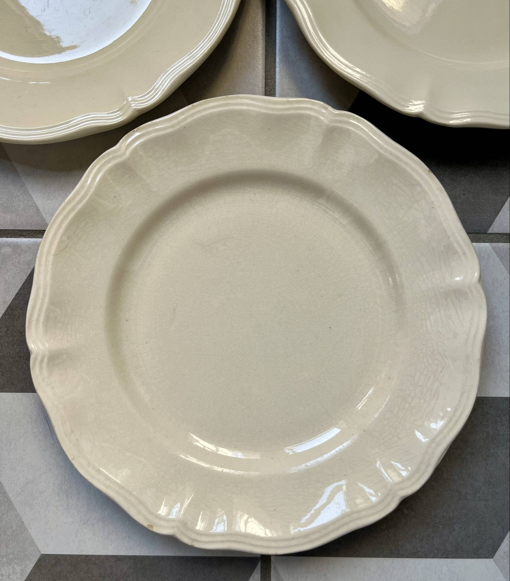 Set de 3 assiettes plates ivoire Digoin Sarreguemines
