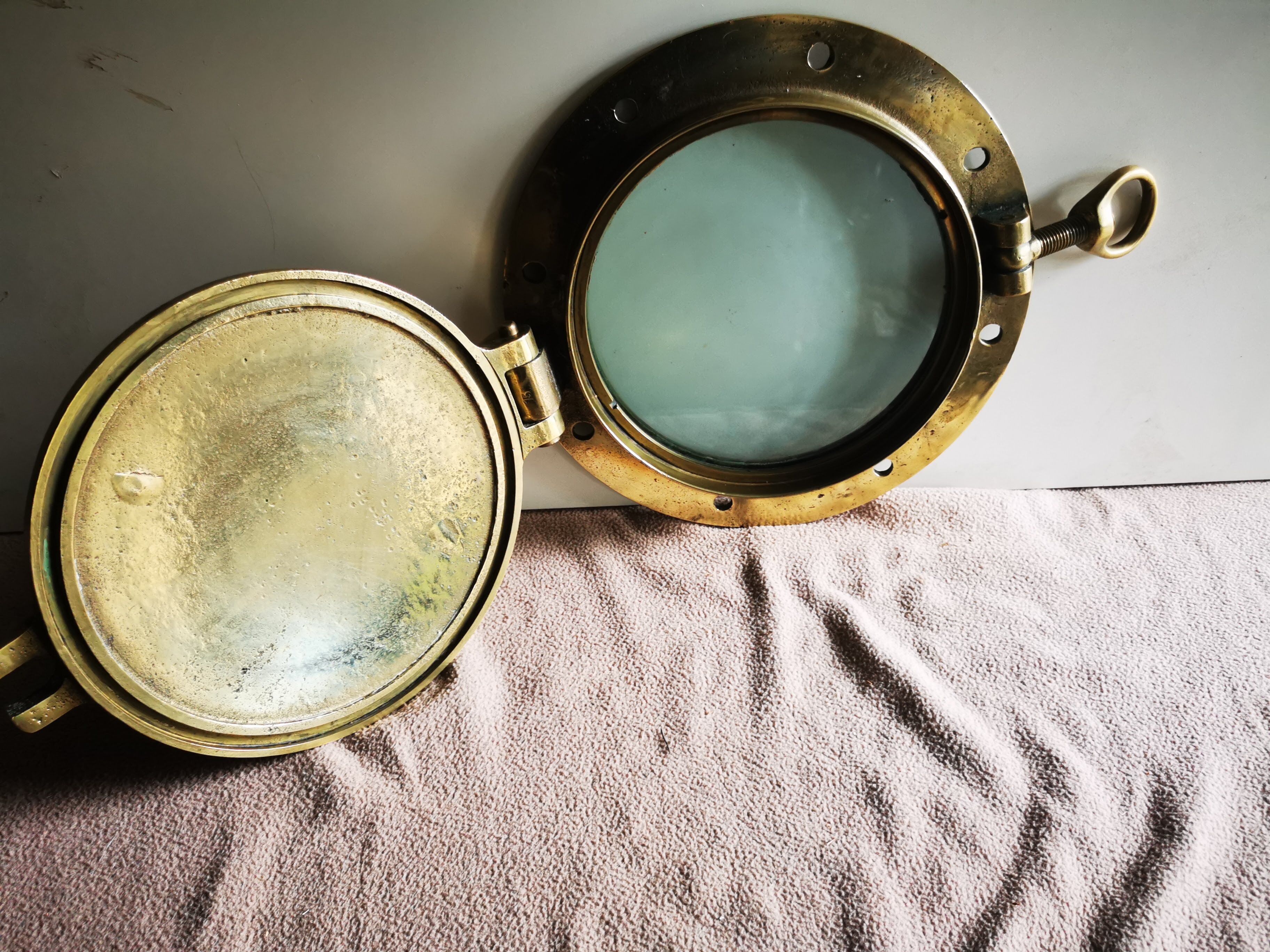 Bronze liner window 37cm