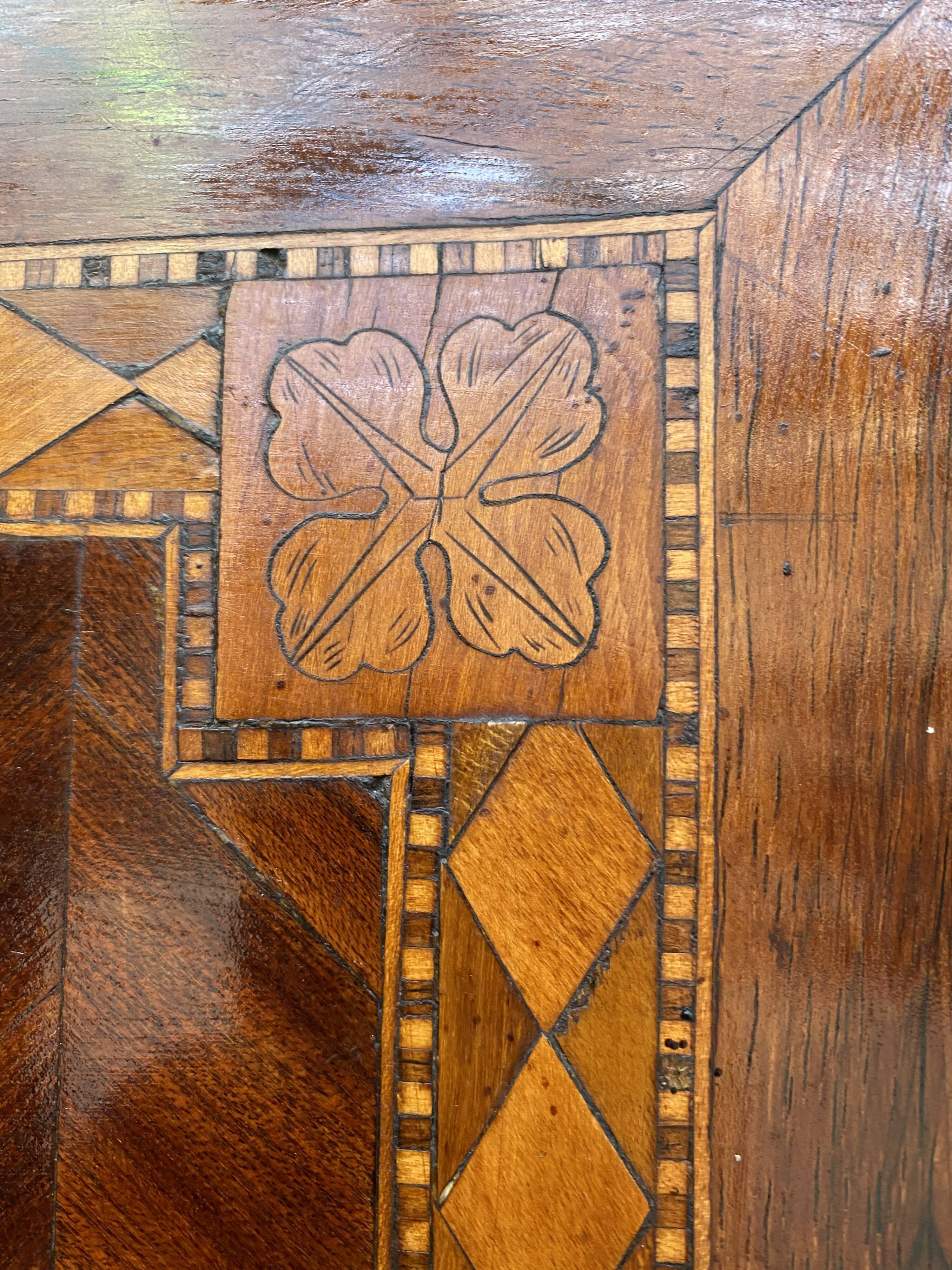 Secretary in veneer wood and walnut period transition xviii eme century