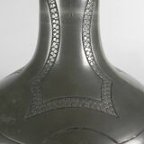 Art Nouveau vase in pewter signed Pechez, early 20th century.