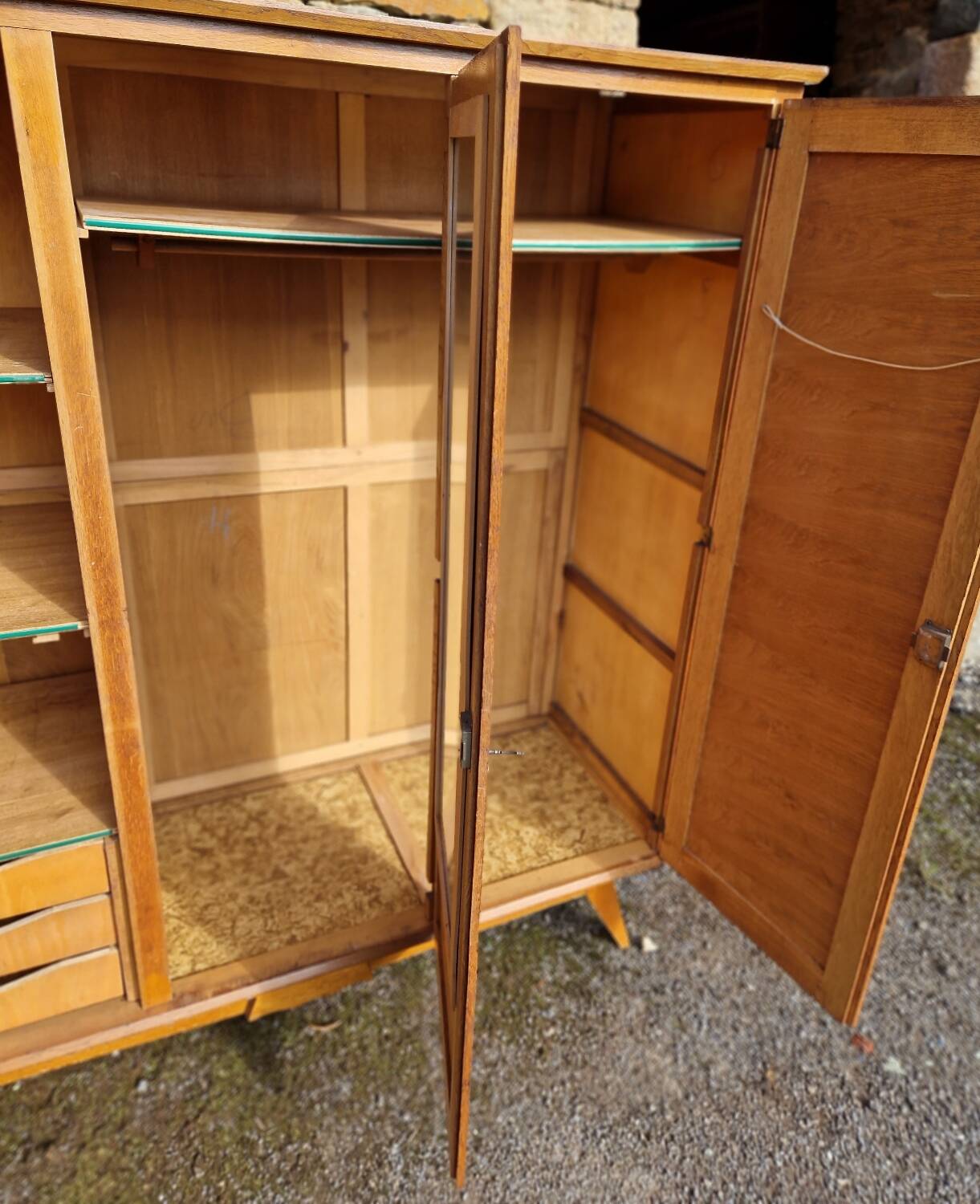 Vintage 3-door wardrobe from the 60s/70s.