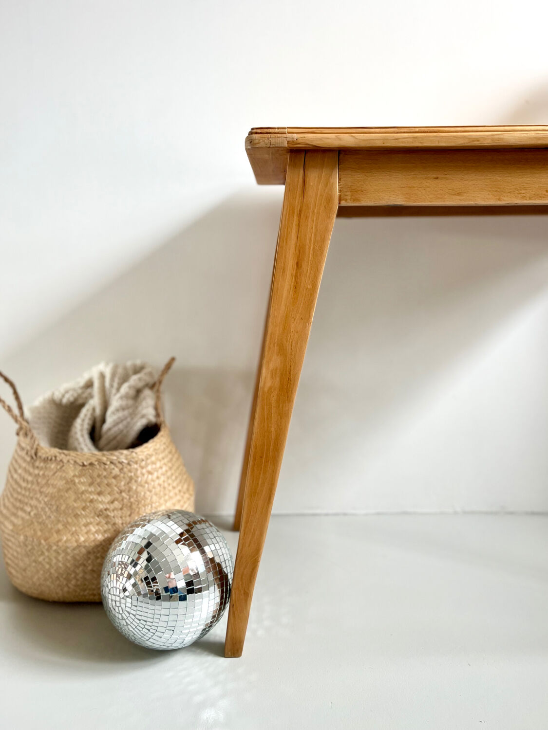 Table appointment / small desk with compass legs 1950