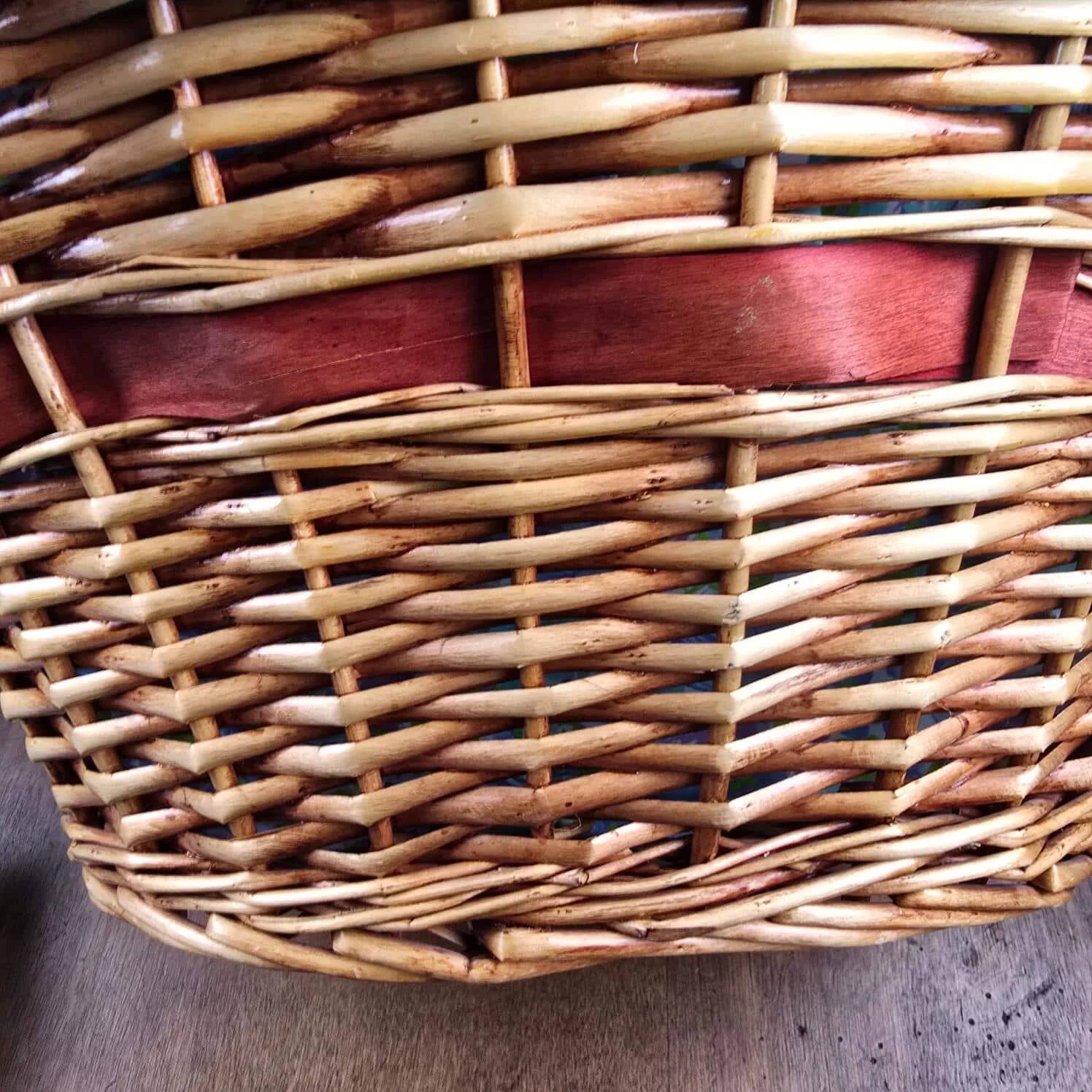 Vintage wicker basket – Blue floral fabric & matching cushion