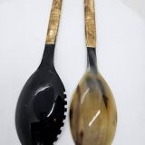 Buffalo horn serving cutlery set with ribbed bone handle