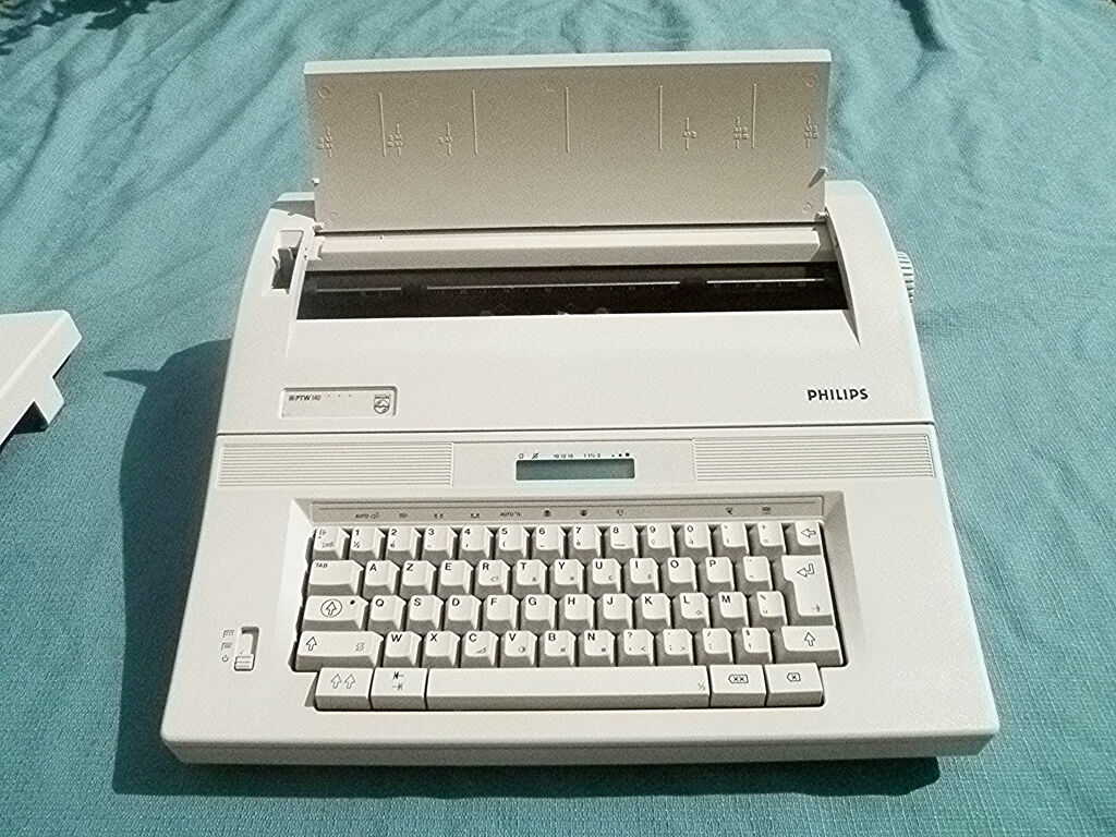 Philips electric typewriter