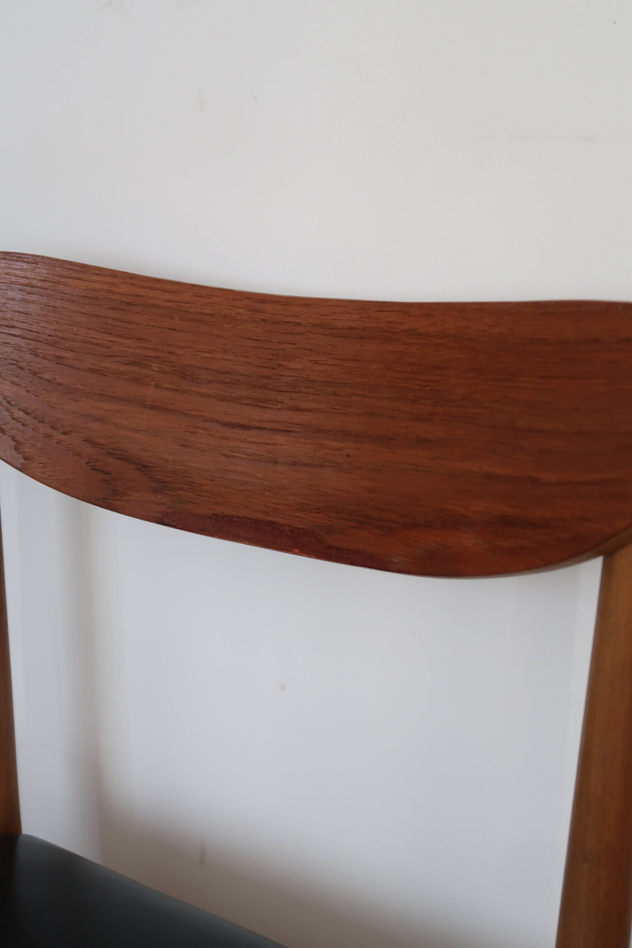 4 Scandinavian chairs skaï black