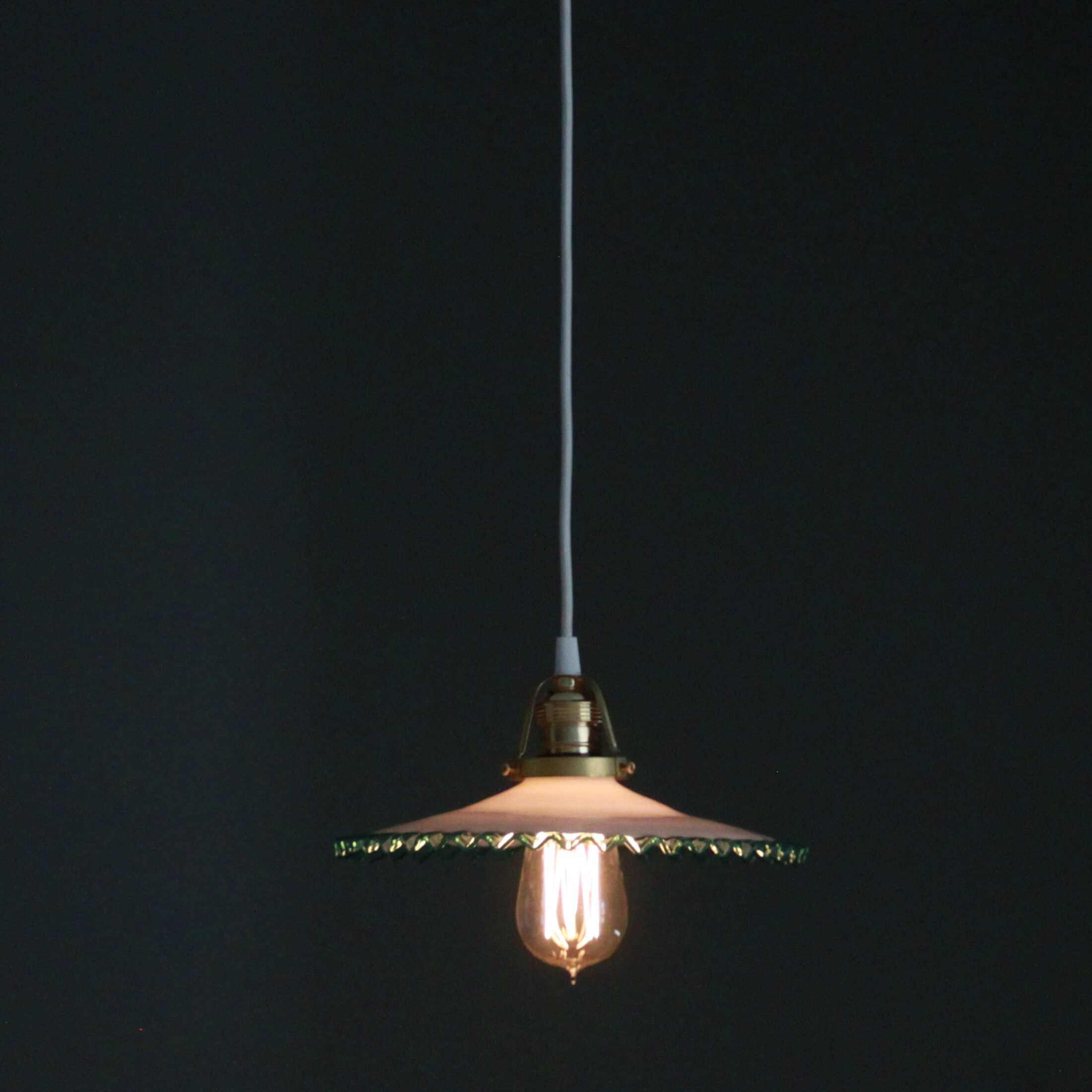 Suspension lampshade opaline flat vintage corrugated green edge