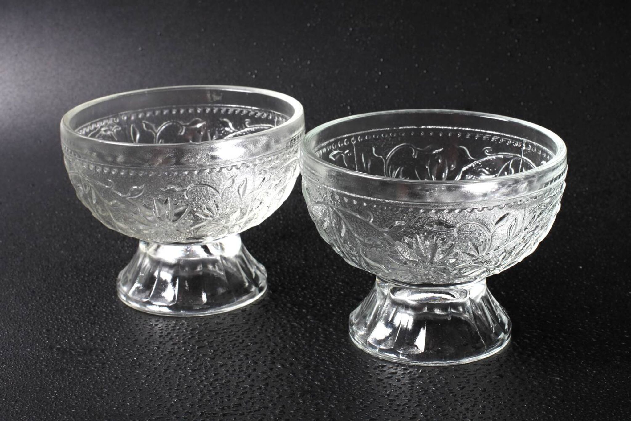 Set of 4 Vintage Pressed Glass Dessert Bowls Cibulak by Pavel Panek / 1977