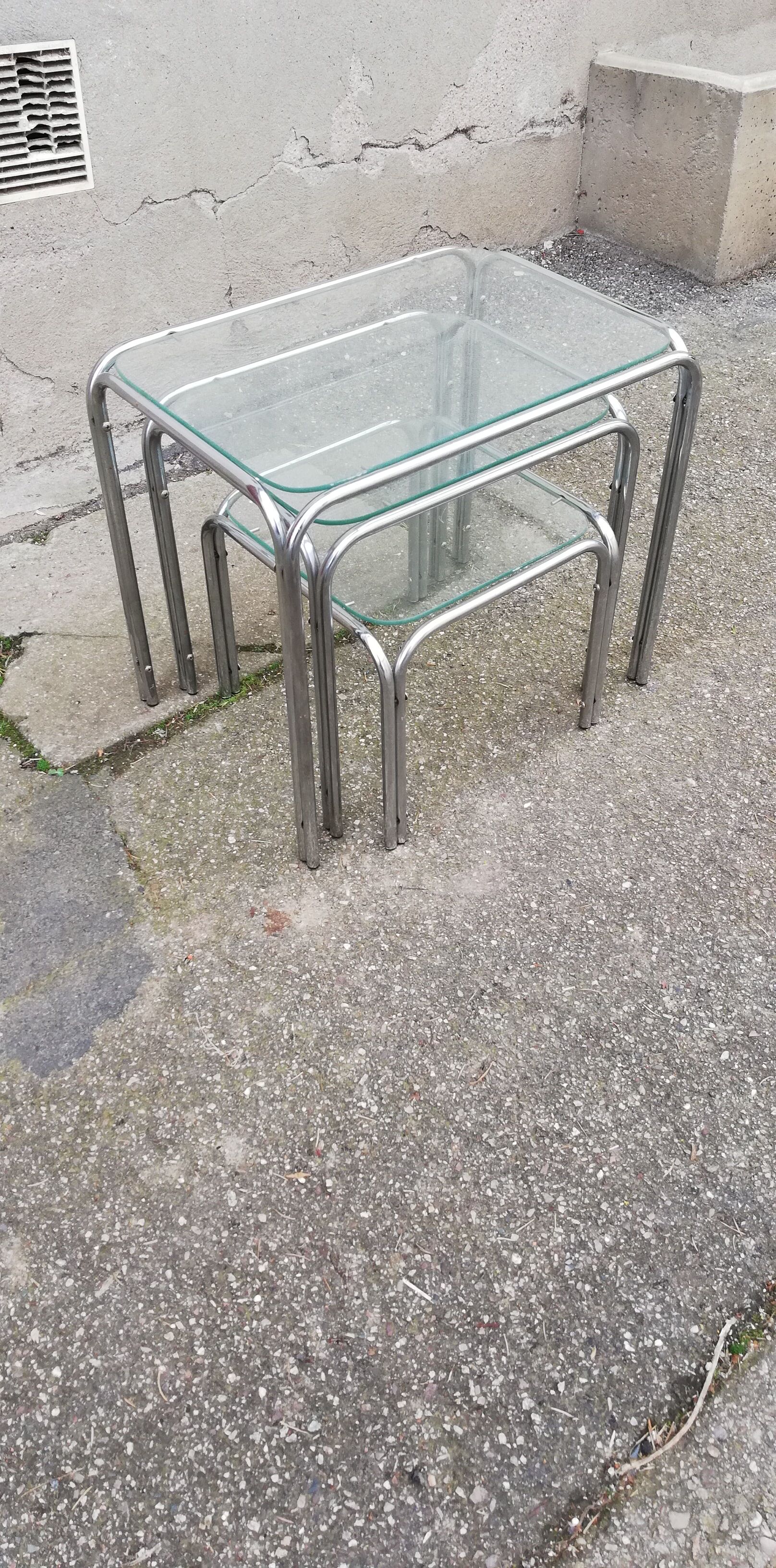Vintage pull-out coffee tables