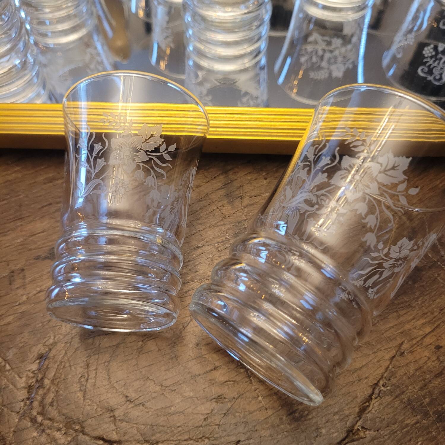 Set of 12 engraved glasses – 50s-60s