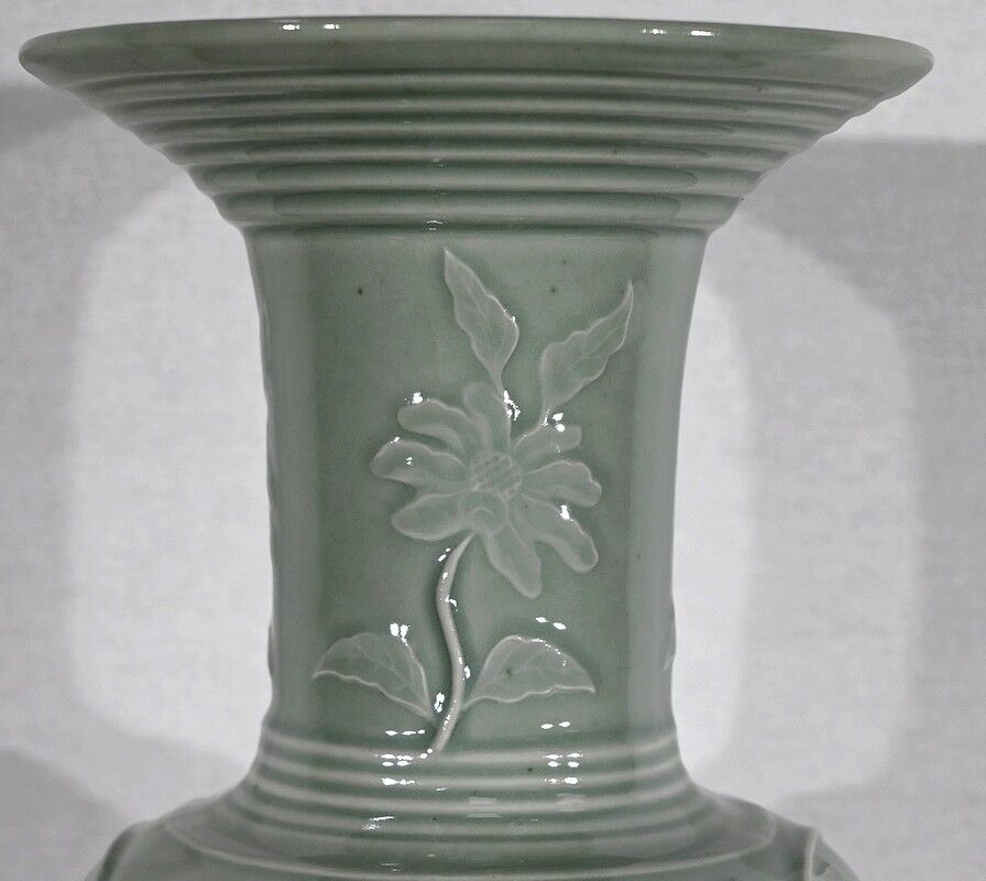 Celadon vase from China – 1900