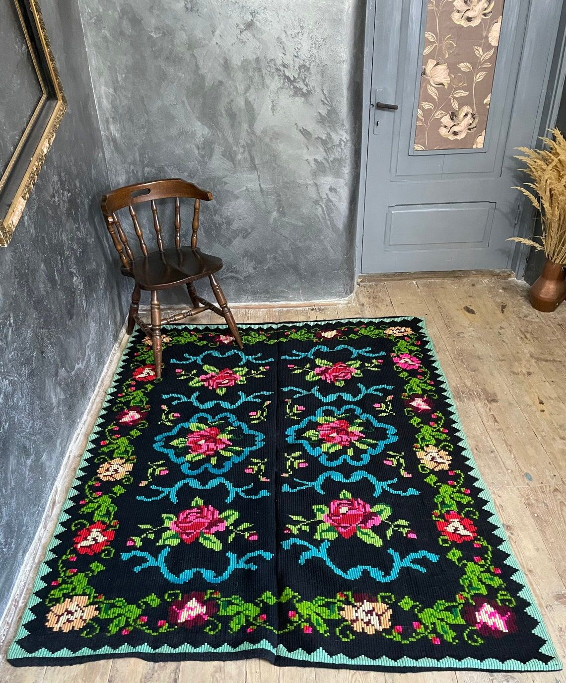 Romanian carpet with roses handmade in wool 177x154cm