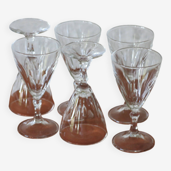 6 stemmed glasses in very good condition
