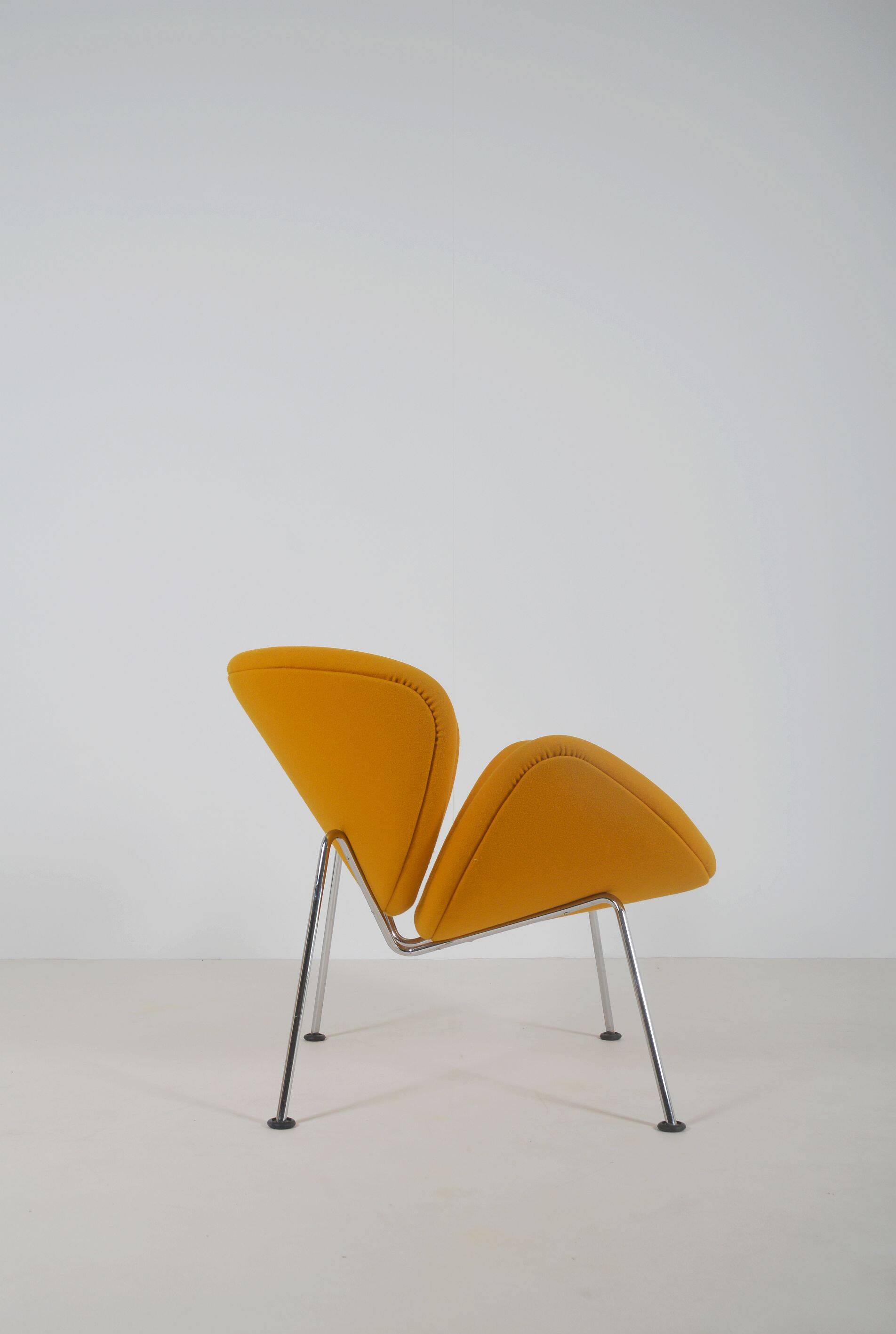 Orange Slice F437 designed by Pierre Paulin for Artifort