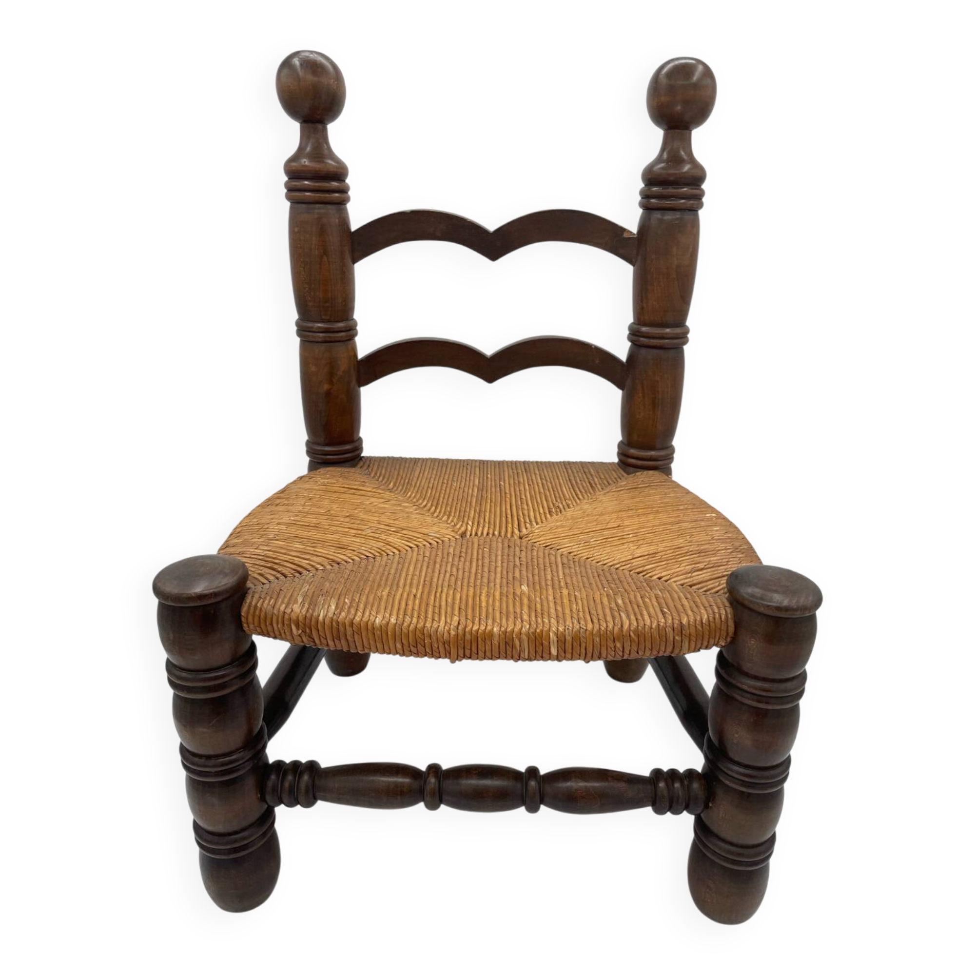 Chaise basse brutalisme bois et paille