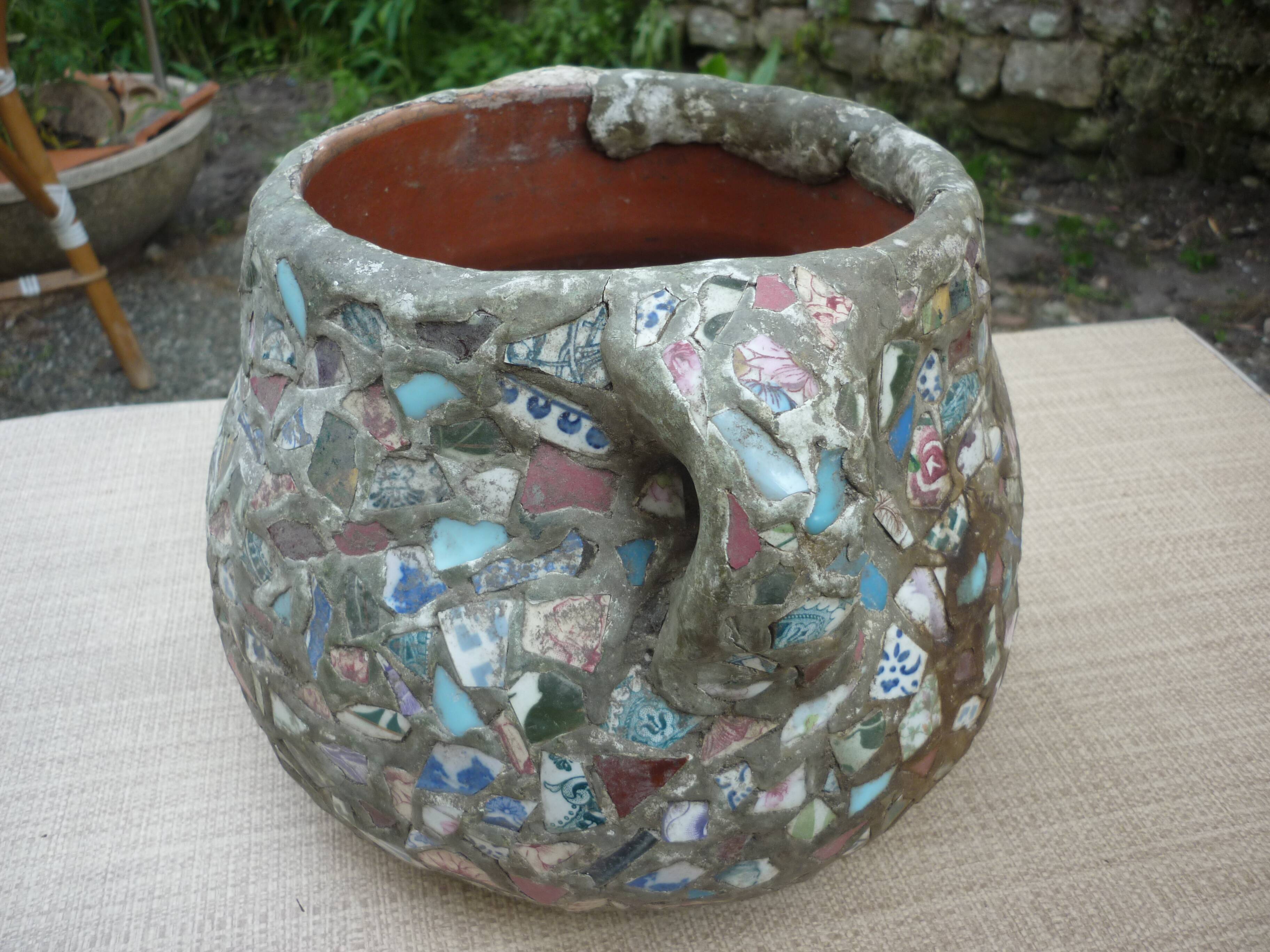 Pot terracotta mosaic called picassiette
