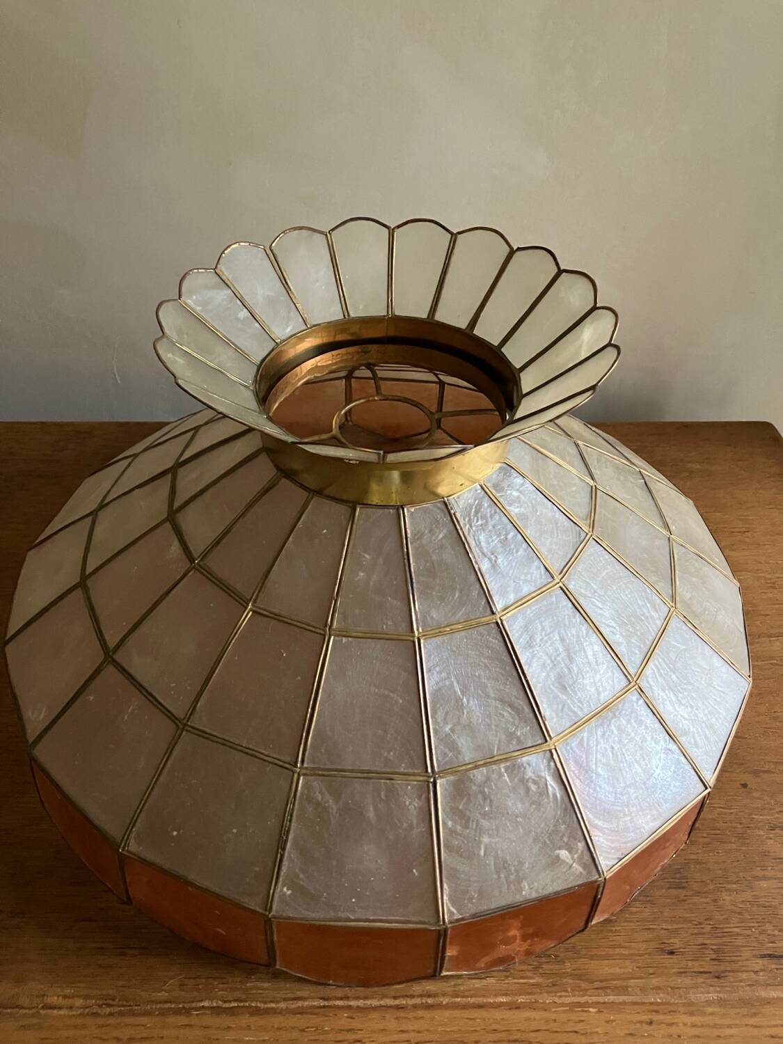 Vintage mother-of-pearl pendant light