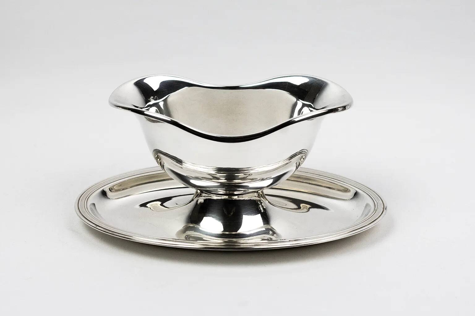 Christofle silver-plated gravy boat – in the style of the Vendôme Filet model