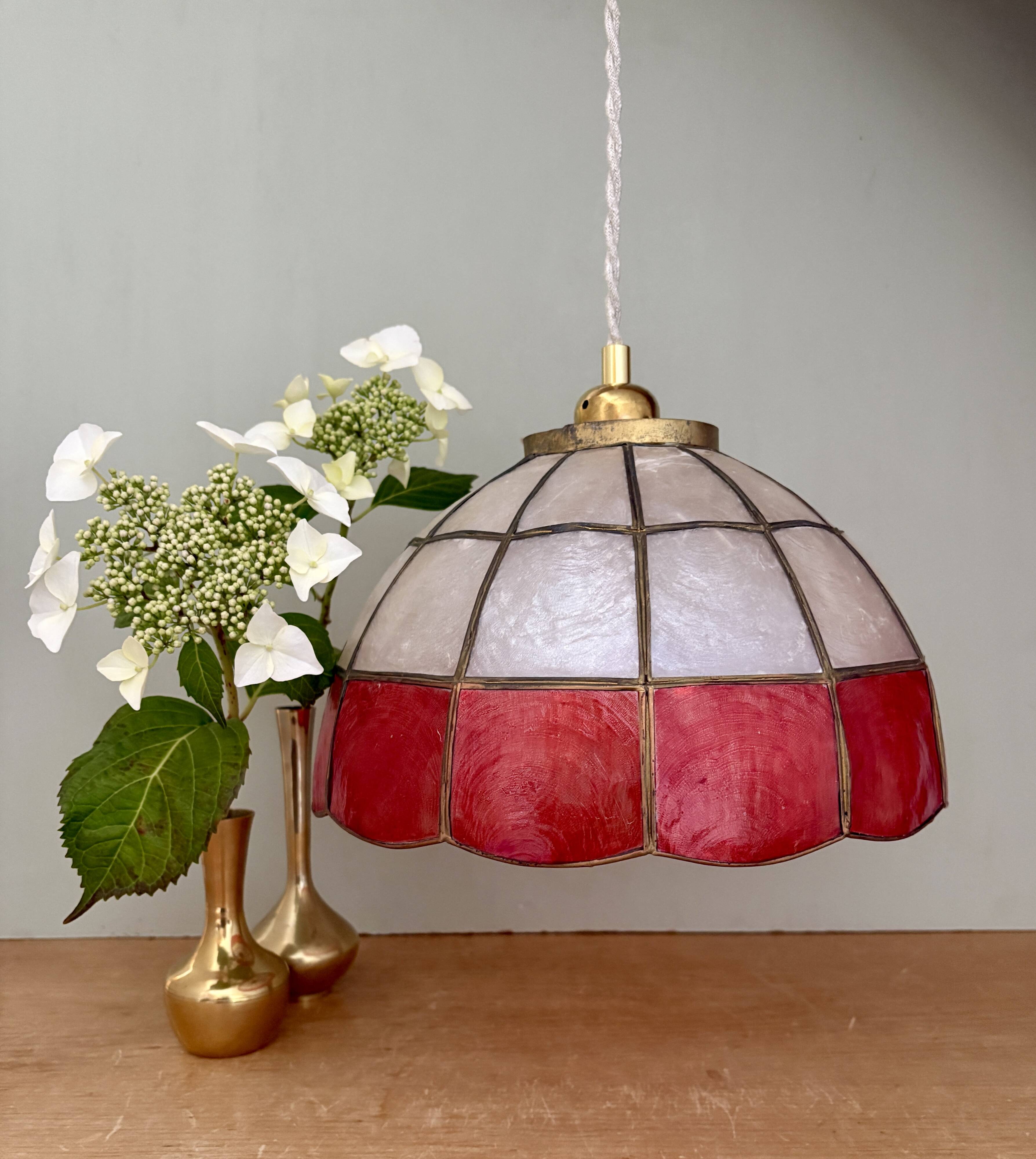 Suspension vintage en nacre rouge et blanche