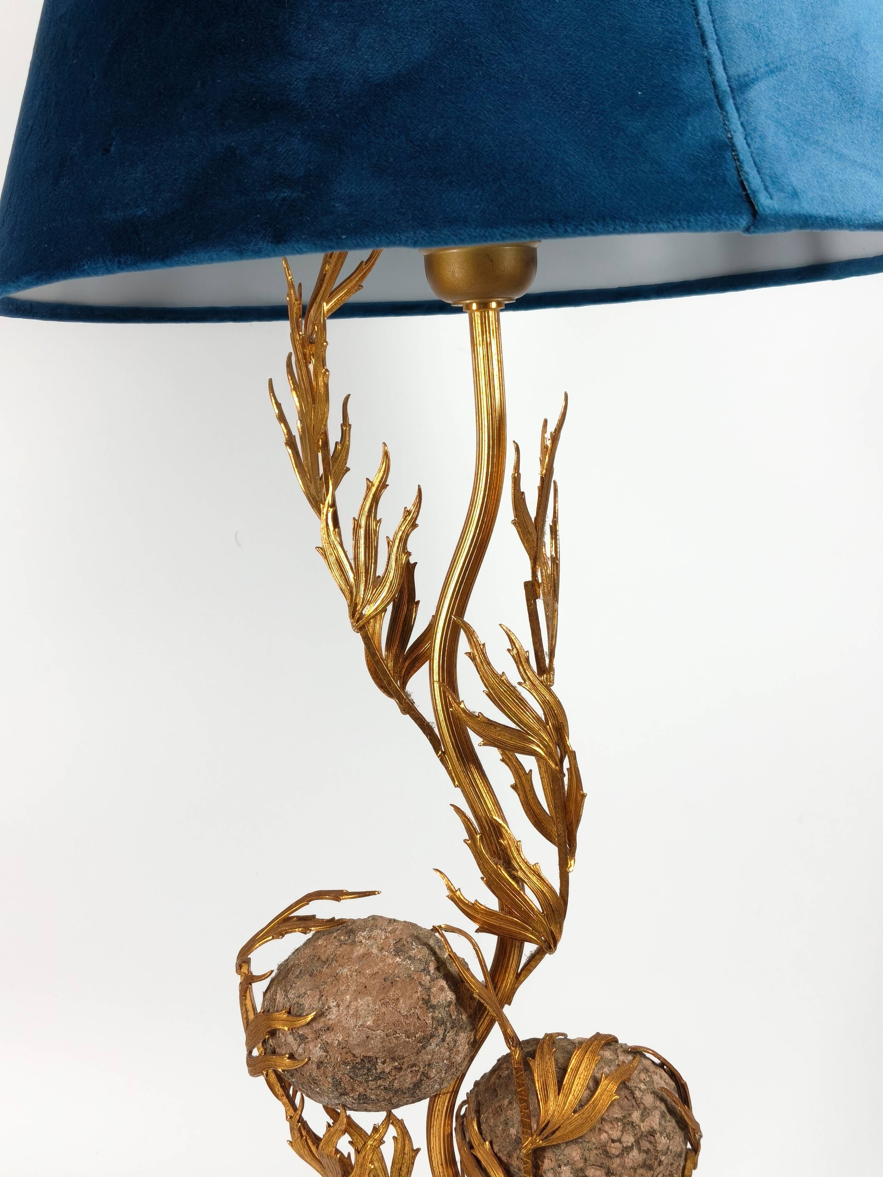 Sculptural lamp in gilded brass and geodes, 1970s