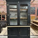 Early 20th century store showcase