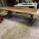 Monastére table