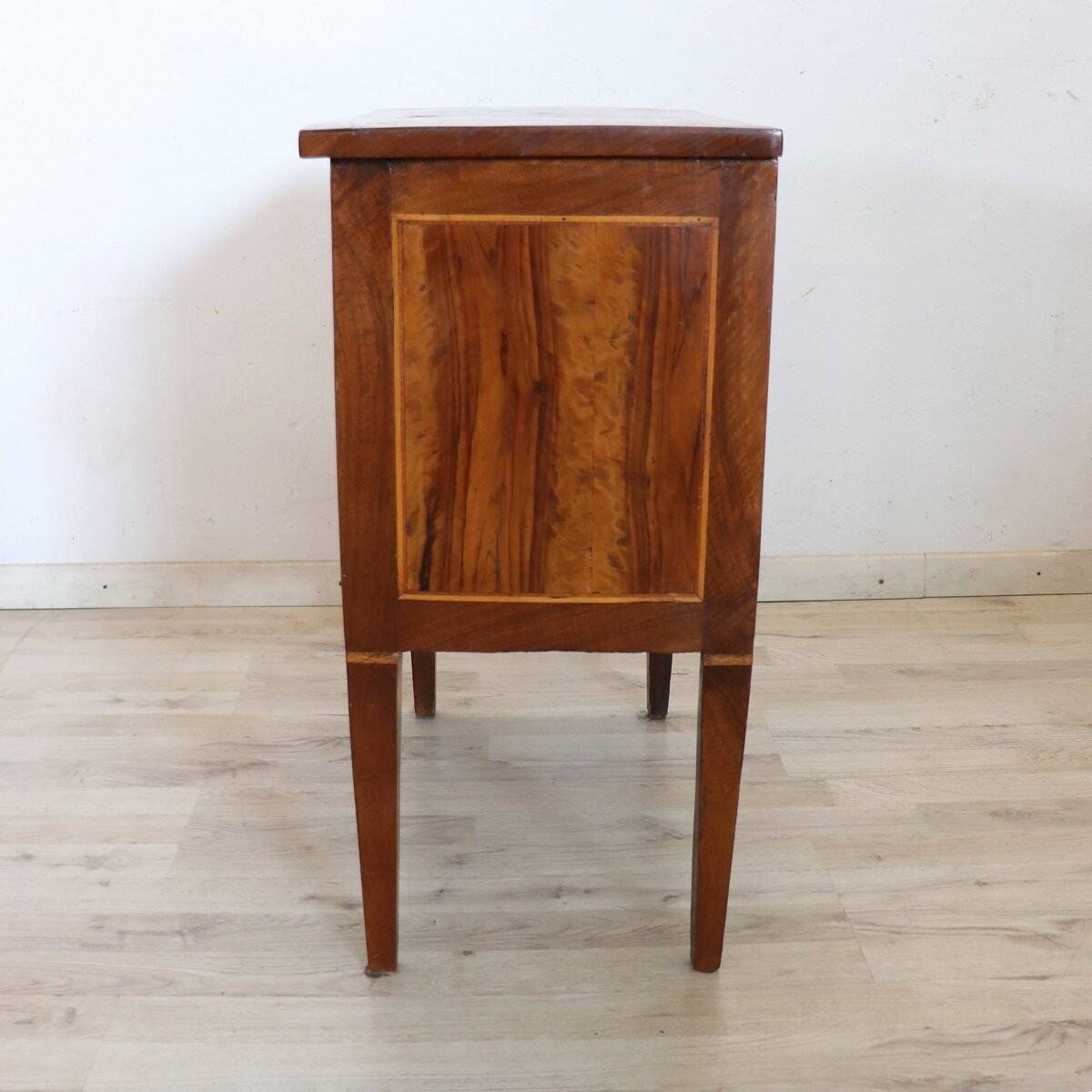 Small Antique Chest Of Drawers In Walnut, Italy 18th Century