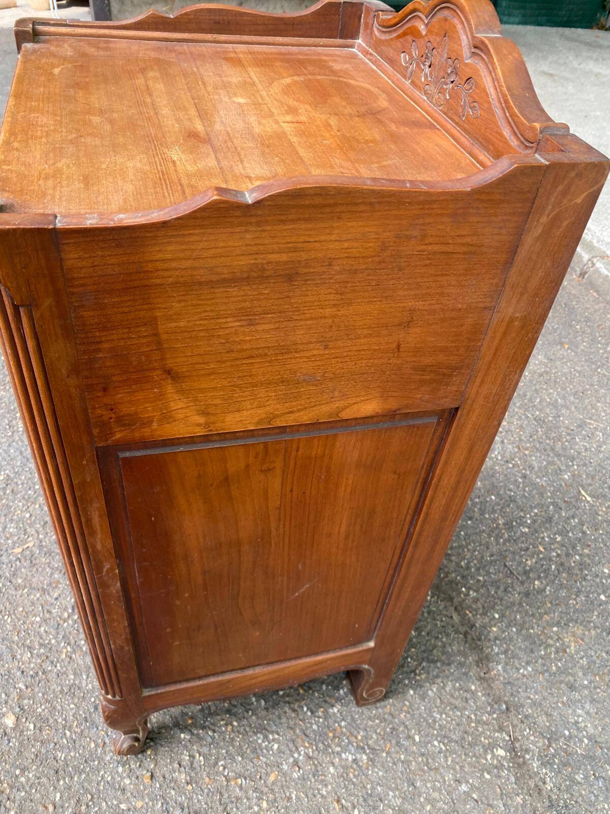 Table de chevet Louis XV en chêne massif 1920
