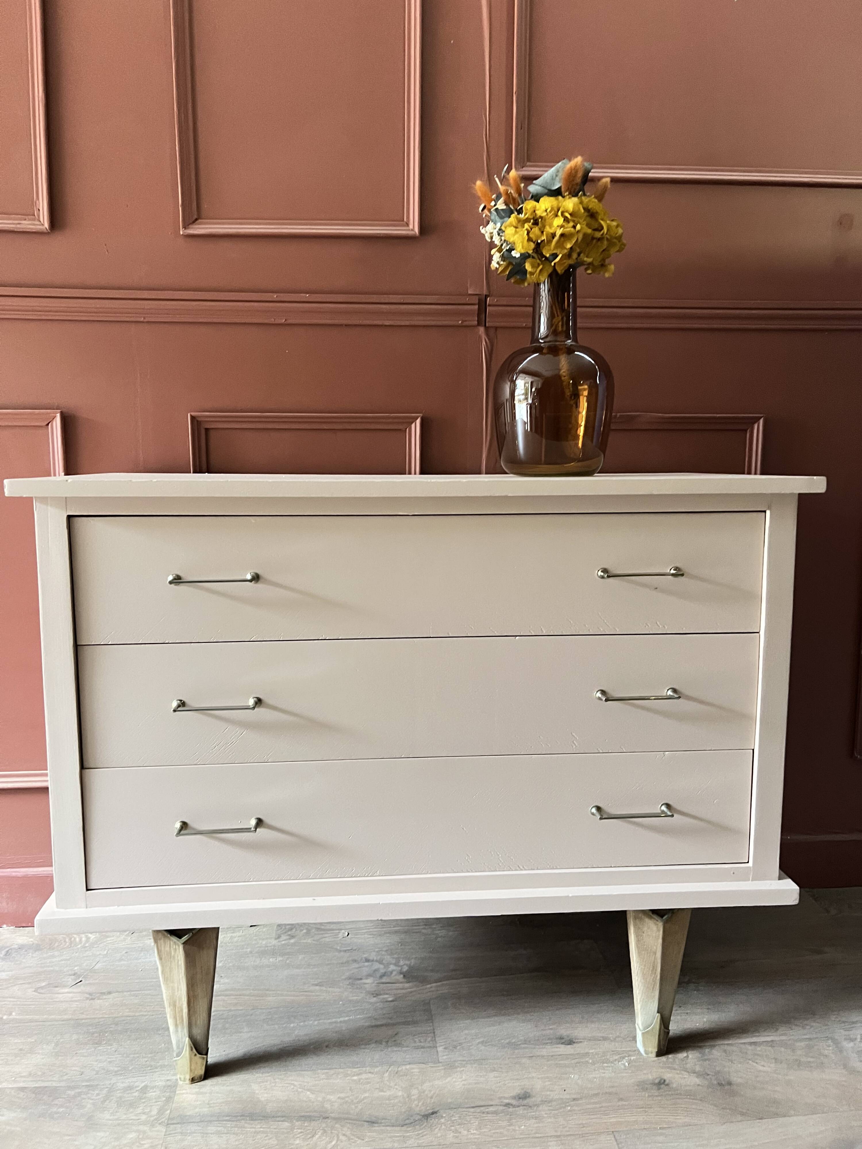 vintage chest of drawers