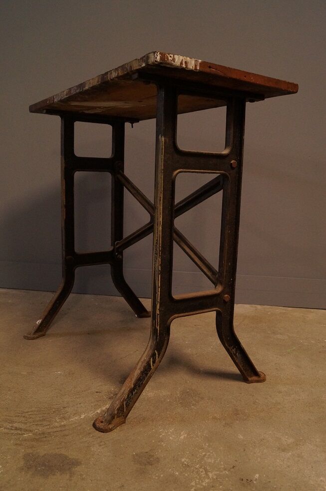 Etabli industriel en fonte 1930