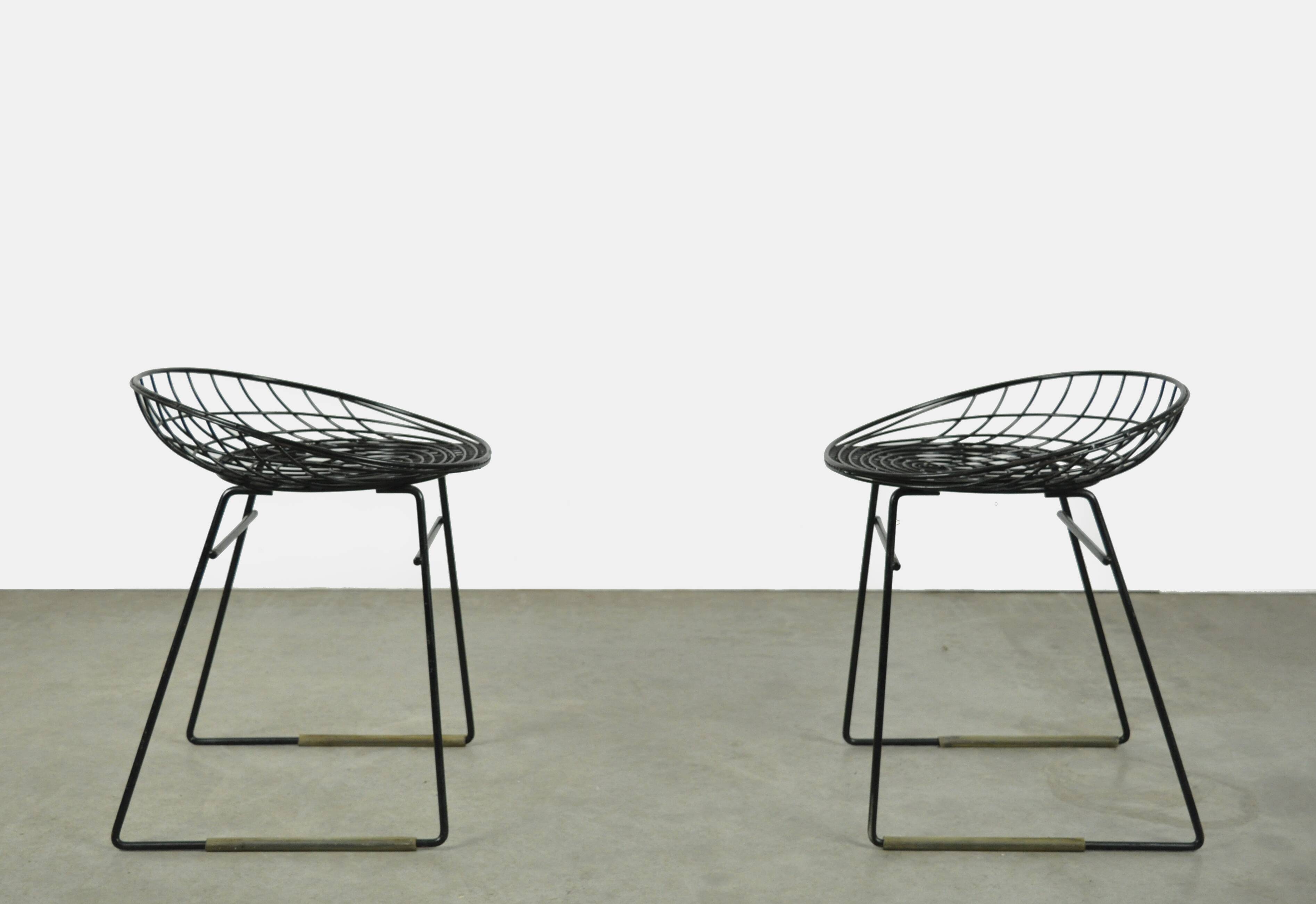Set of two metal wire stools KM05 designed by Cees Braakman for Pastoe, 1950s