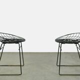 Ensemble de deux tabourets en fil métallique KM05 conçus par Cees Braakman pour Pastoe, 1950