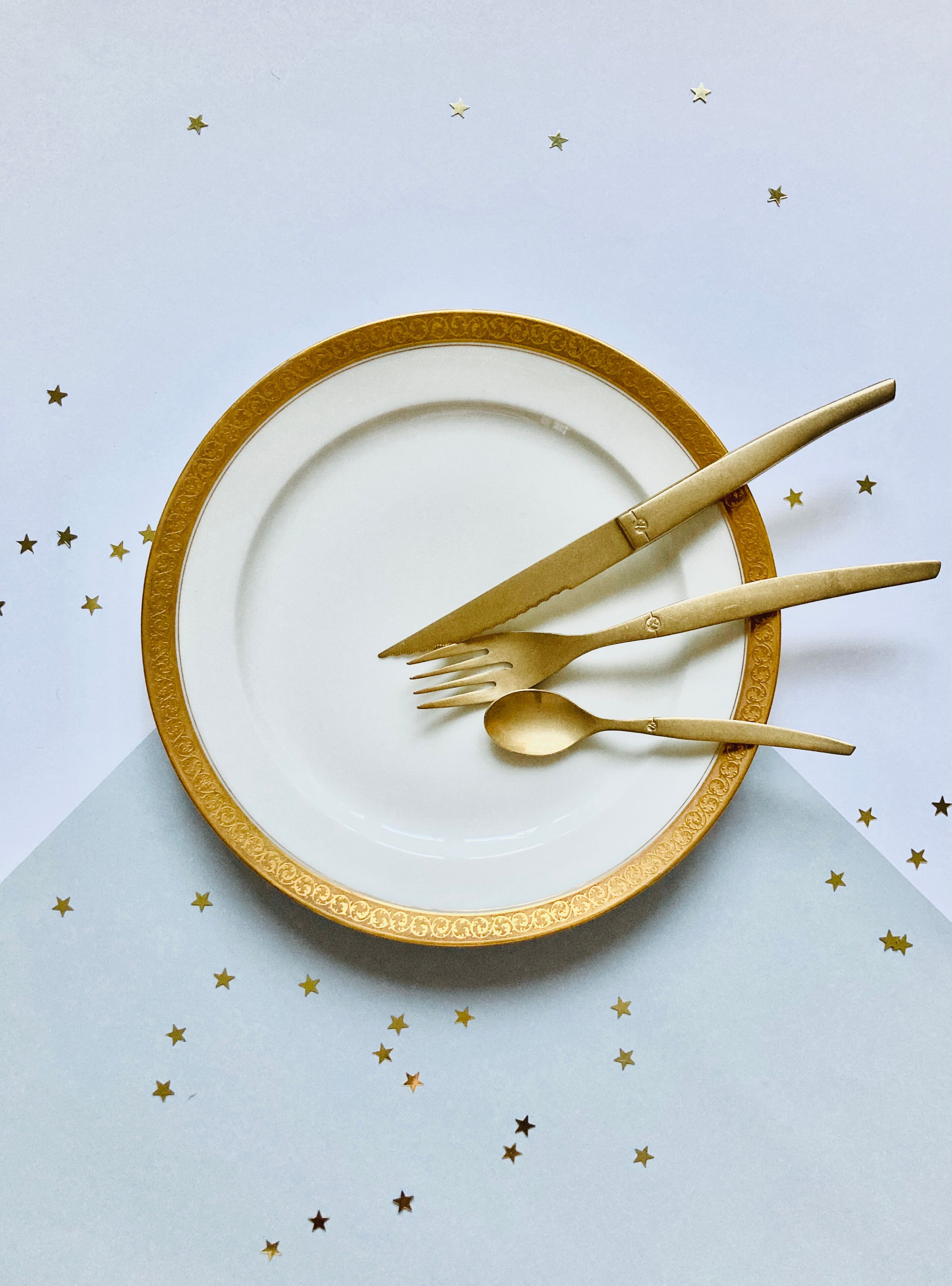 Set of 6 plates GDA France Limoges with golden rim 50's