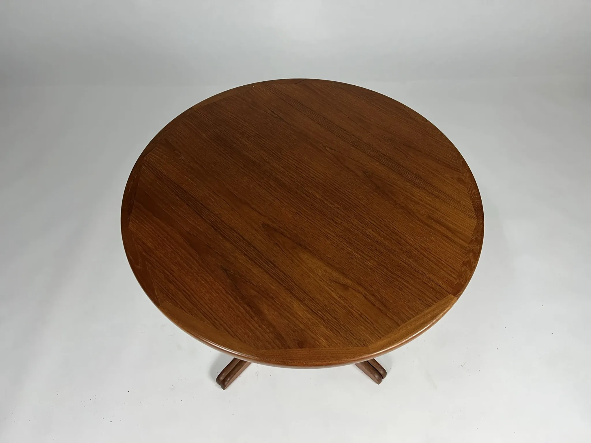 Danish teak dining table round vintage mid-century design VV Mobler