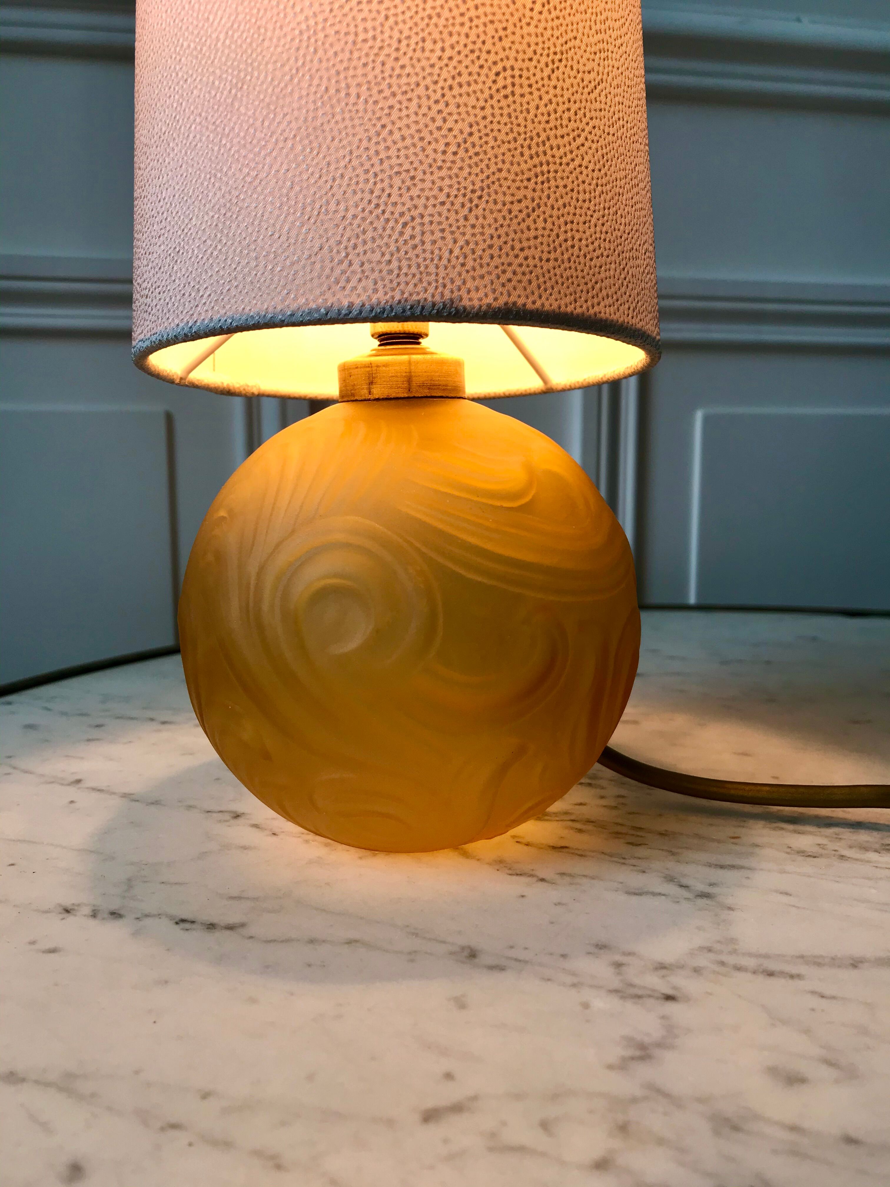 Art deco amber glass lamp and cylindrical lampshade 30s