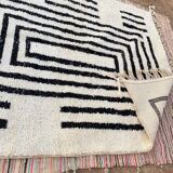 Berber rug in pure wool, size 150 x 250 cm