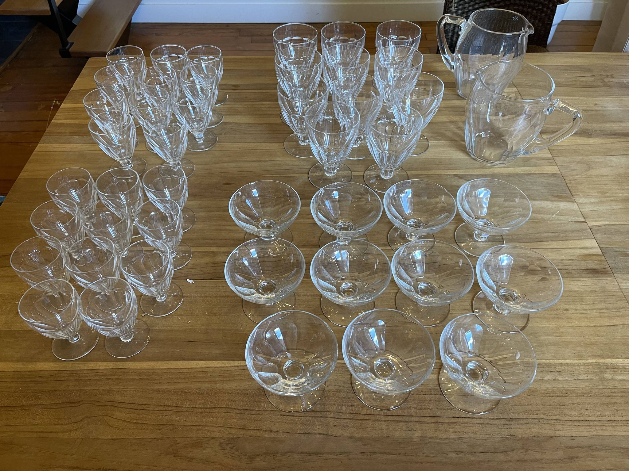 Crystal service of 44 glasses and 2 jugs from the 1930s.