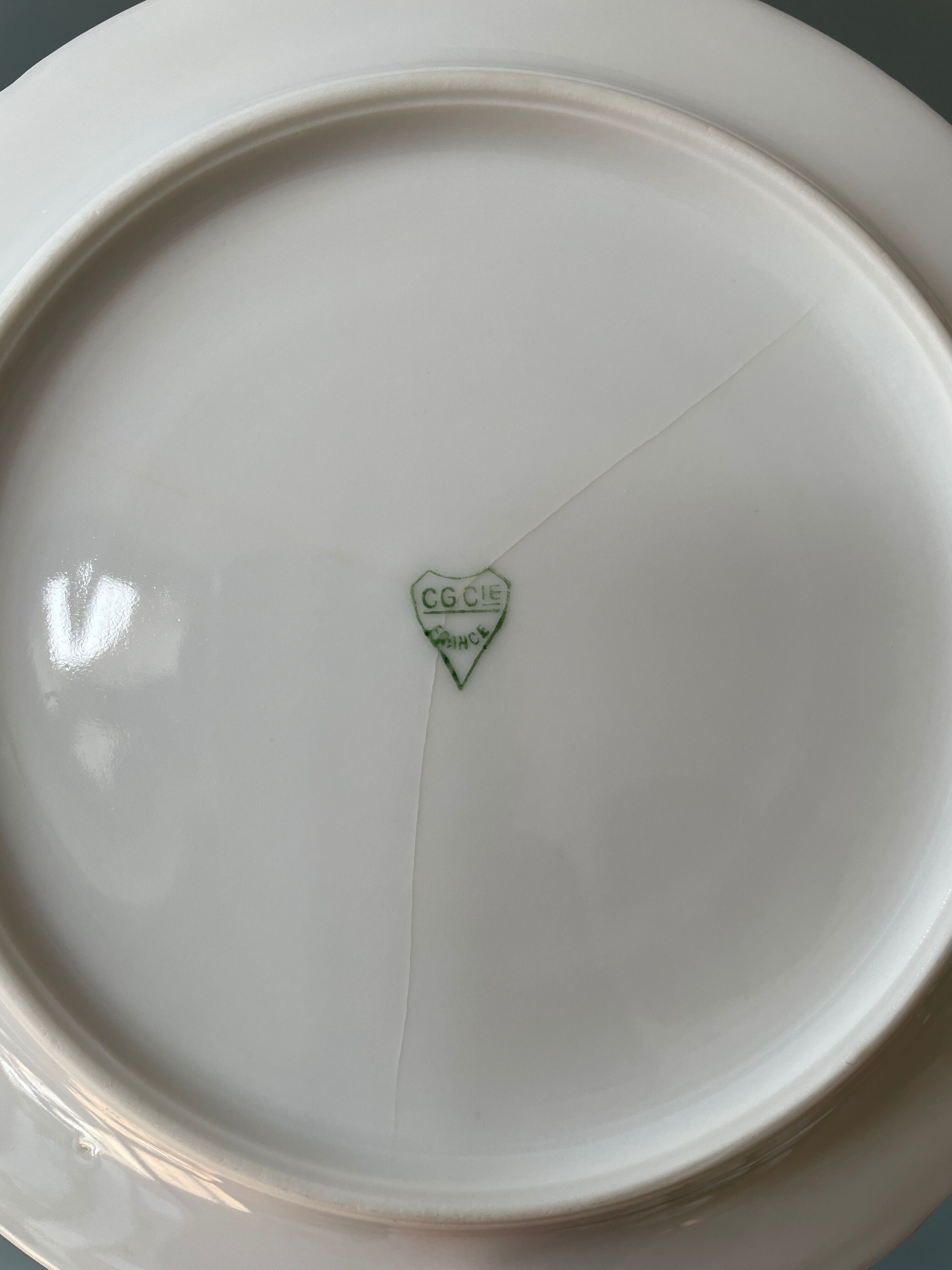 Series of 11 antique dessert plates in Vierzon porcelain