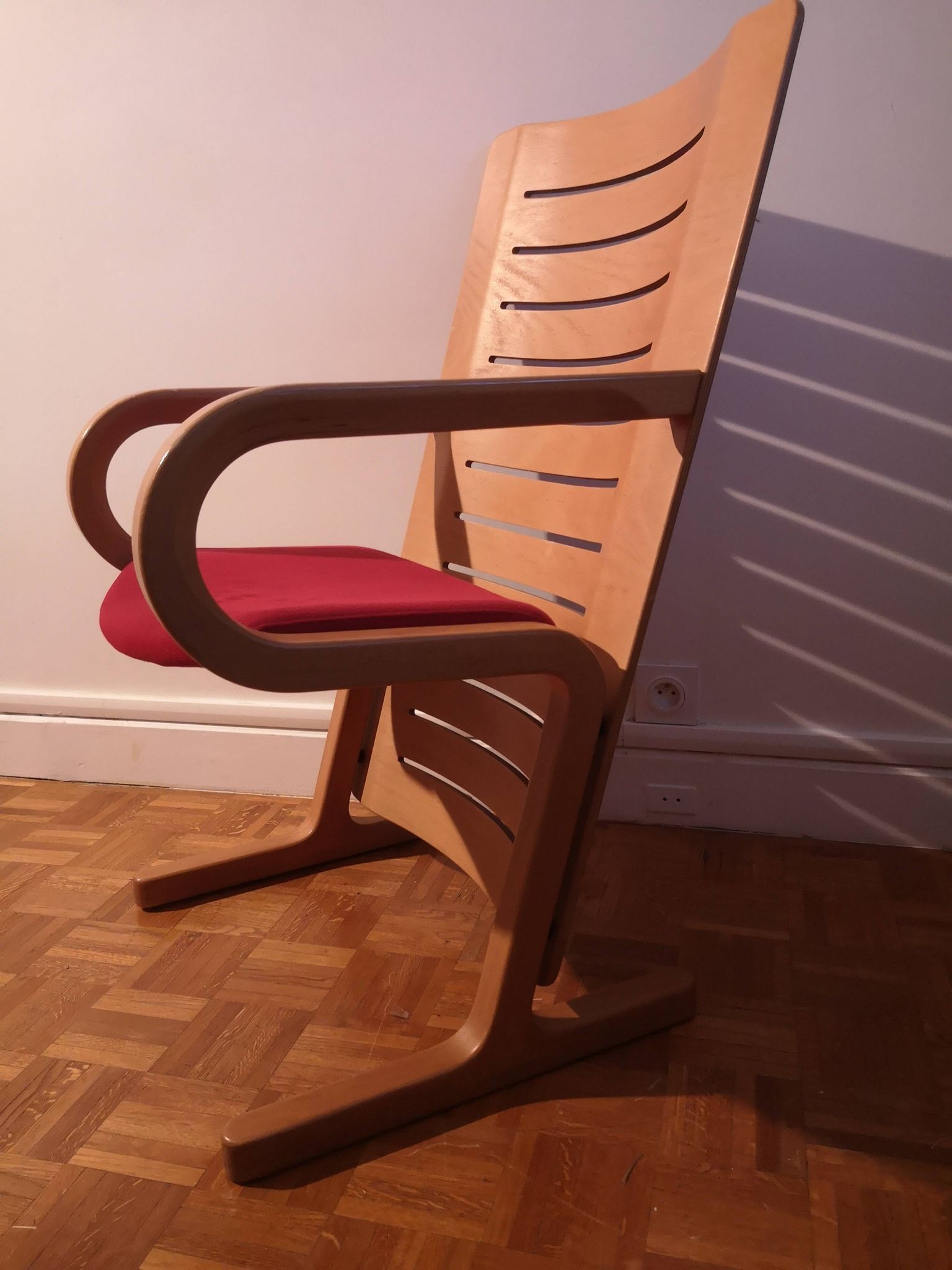 Fauteuil en bois design danois signé