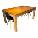 Extendable teak table