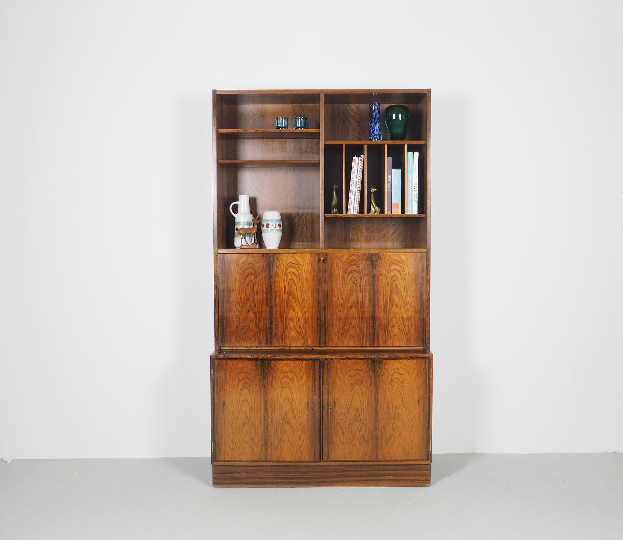 Rosewood bookcase with writing desk by Carlo Jensen for Hundevad, 60