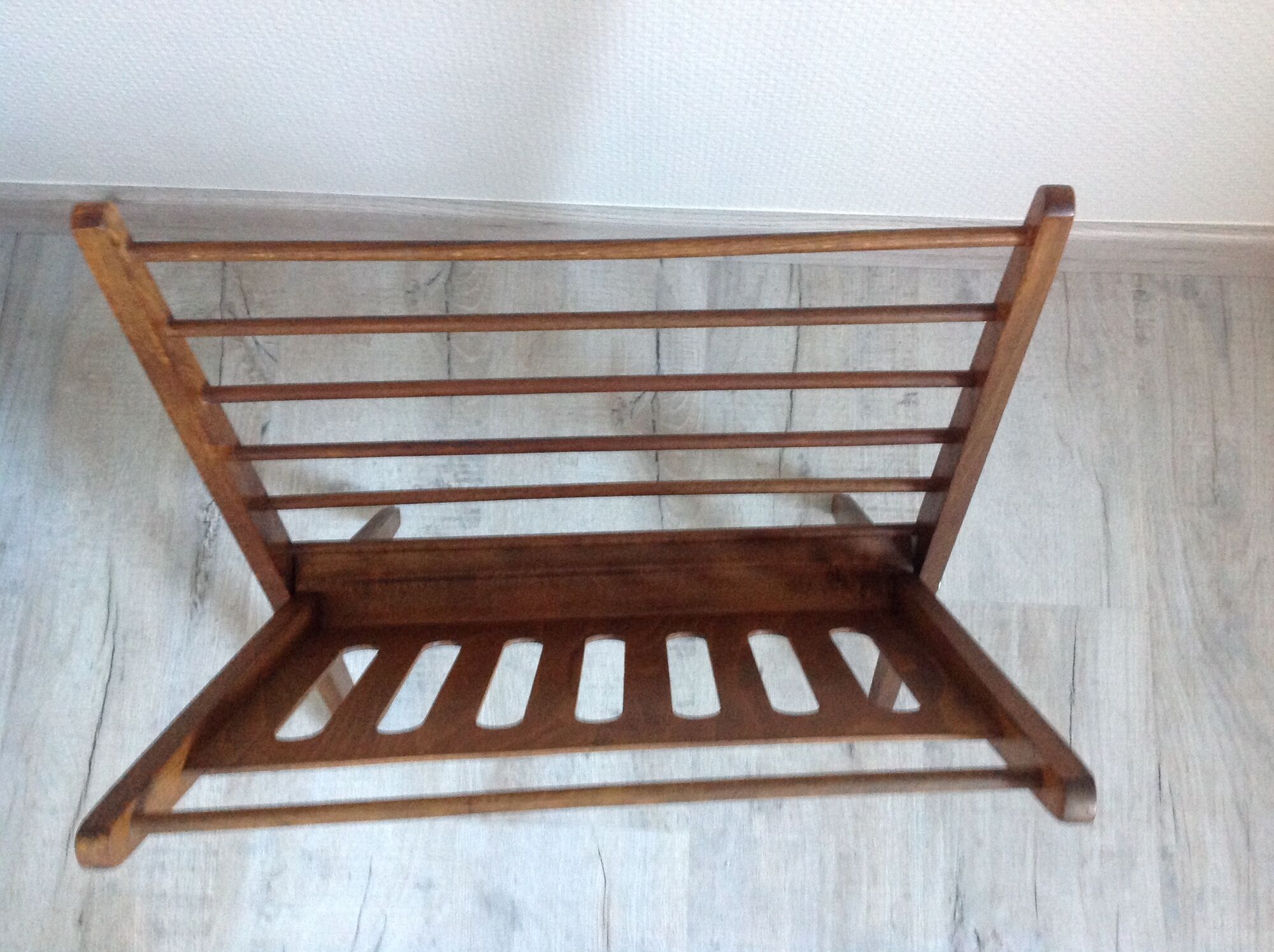 Scandinavian style foldable magazine holder by Cees Brackman for Pastoe 60/70s