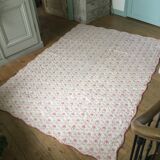 Quilted floral bedspread